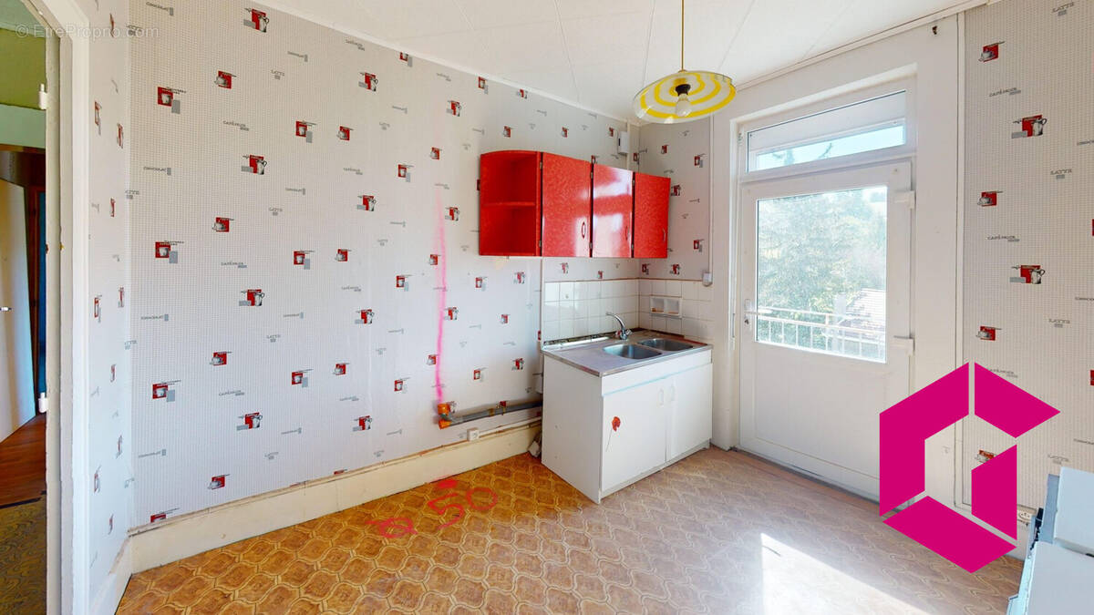 Appartement à UNIEUX