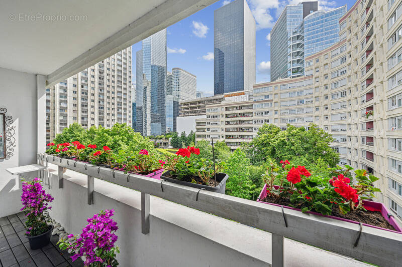 Appartement à COURBEVOIE