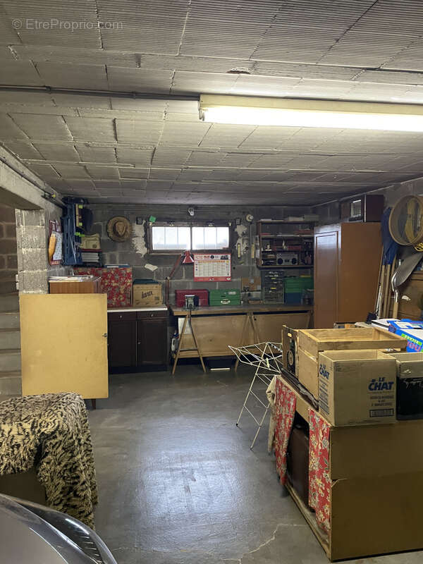 Maison à LES MARTRES-D'ARTIERE