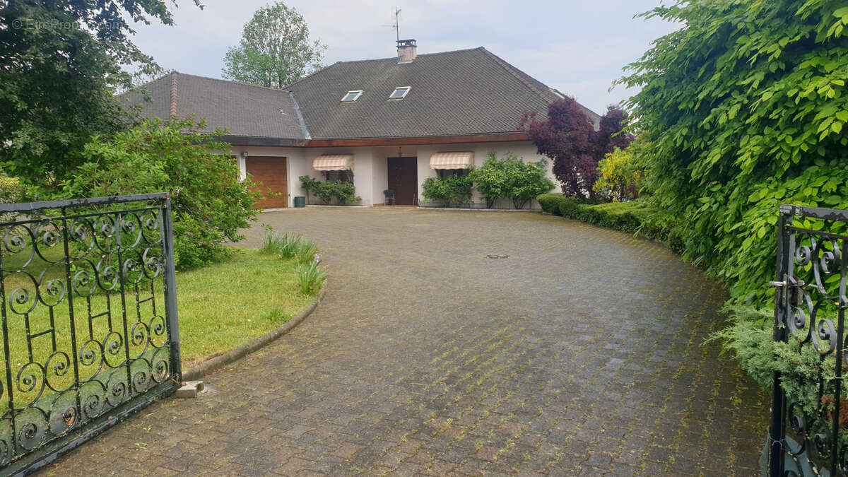 Maison à DIVONNE-LES-BAINS