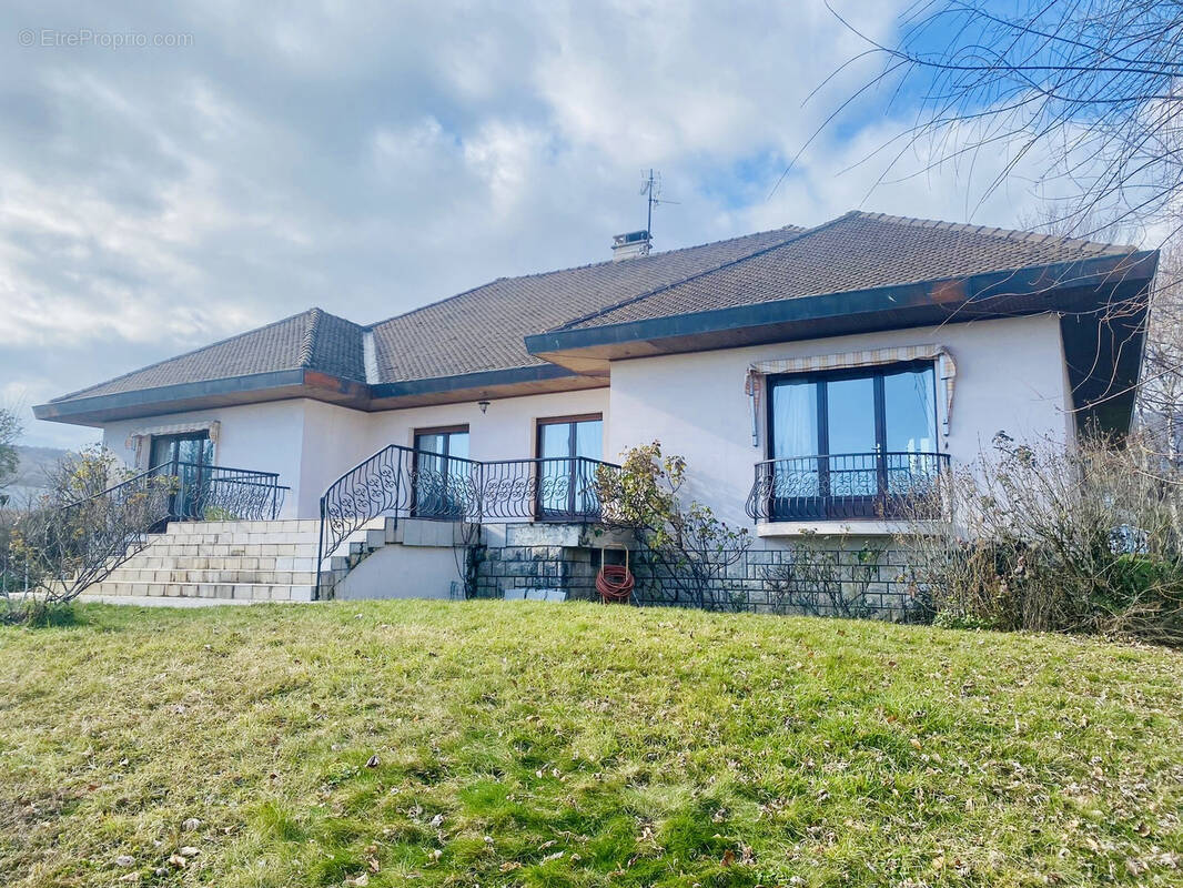 Maison à DIVONNE-LES-BAINS