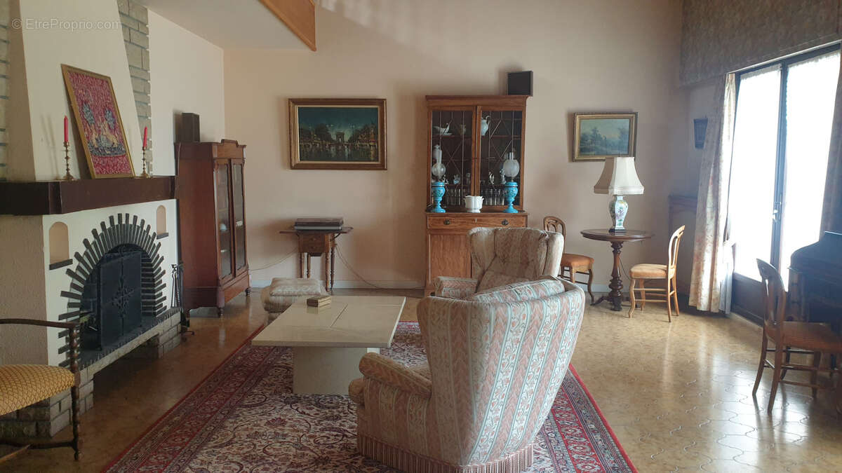 Maison à DIVONNE-LES-BAINS