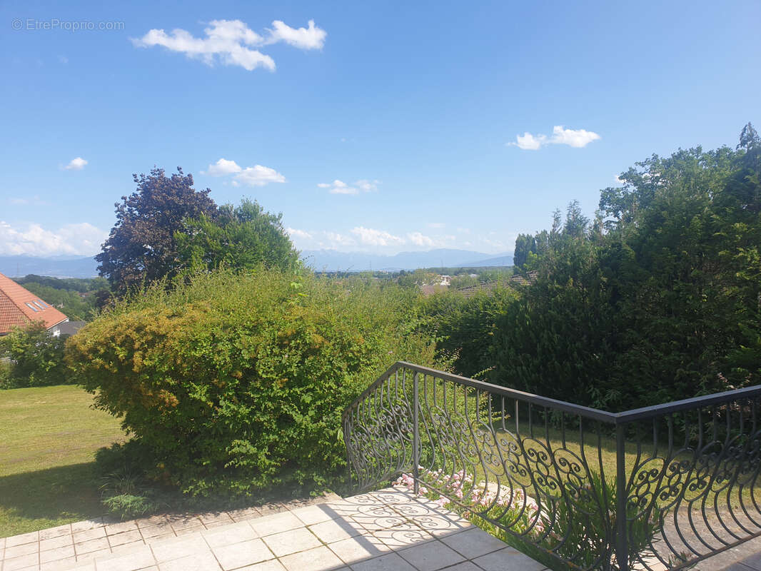 Maison à DIVONNE-LES-BAINS