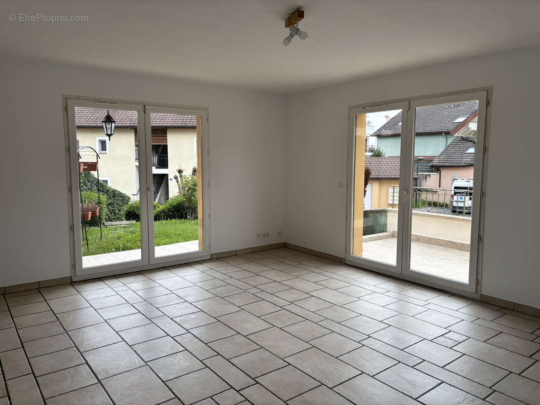 Appartement à SEGNY