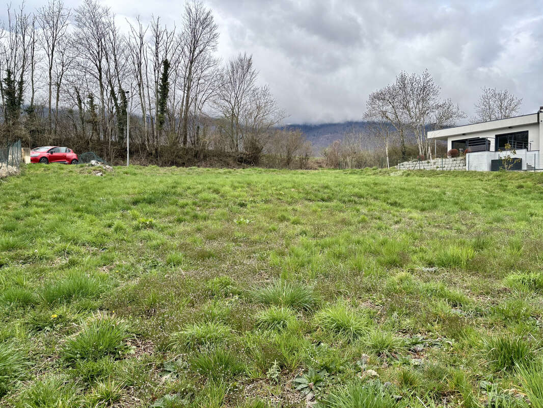 Terrain à DIVONNE-LES-BAINS
