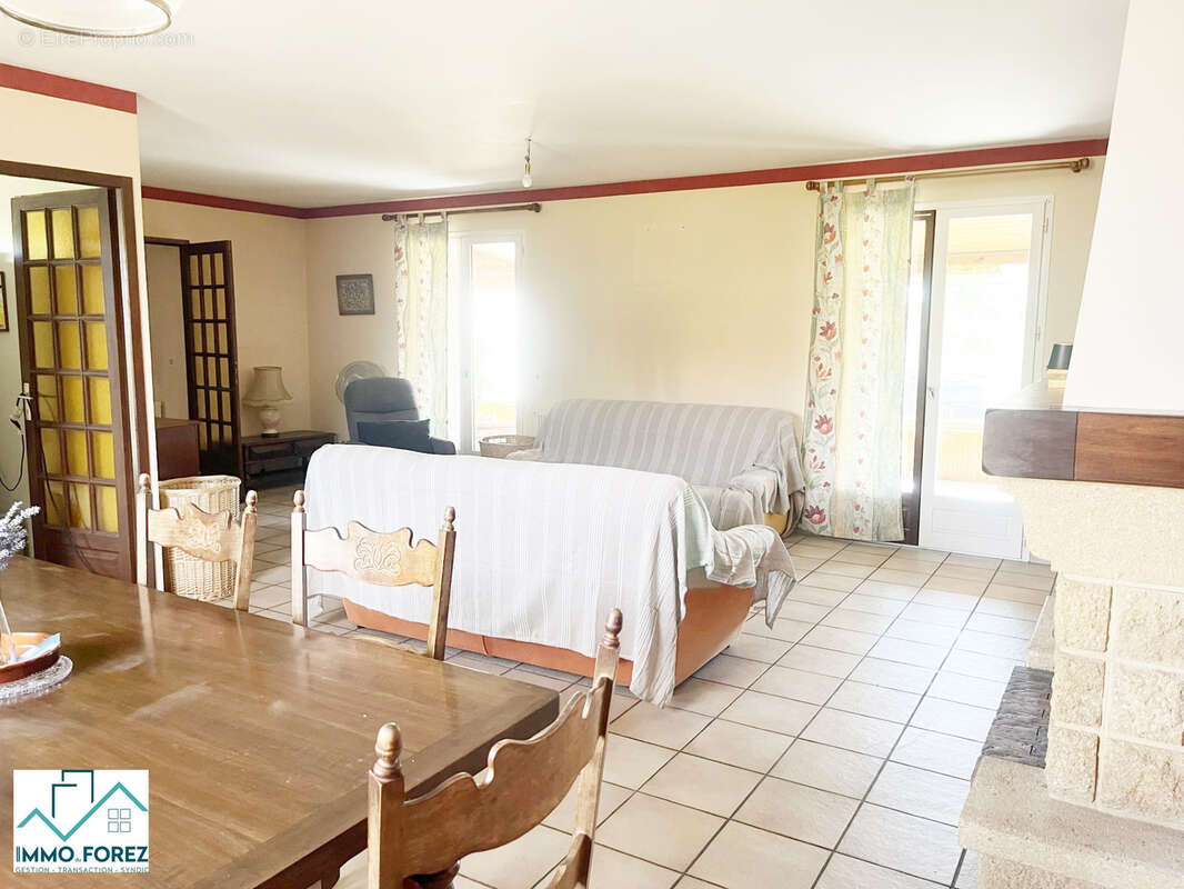 Maison à SAINTE-FOY-SAINT-SULPICE