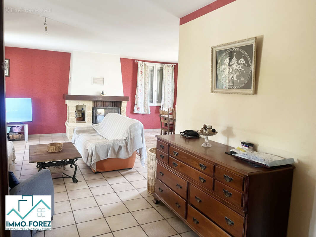 Maison à SAINTE-FOY-SAINT-SULPICE