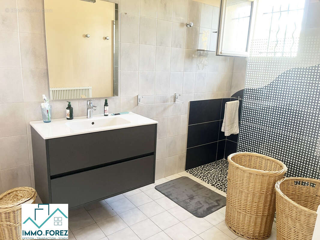 Maison à SAINTE-FOY-SAINT-SULPICE