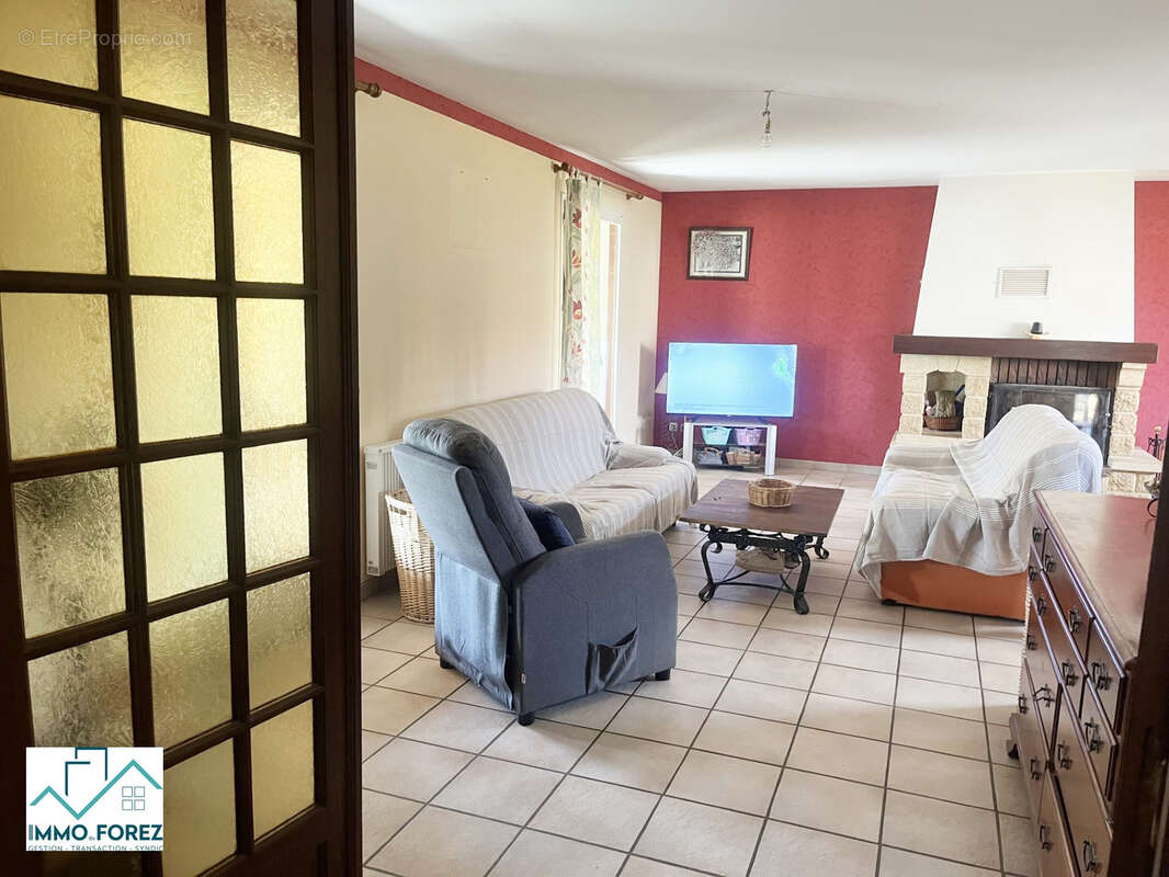 Maison à SAINTE-FOY-SAINT-SULPICE