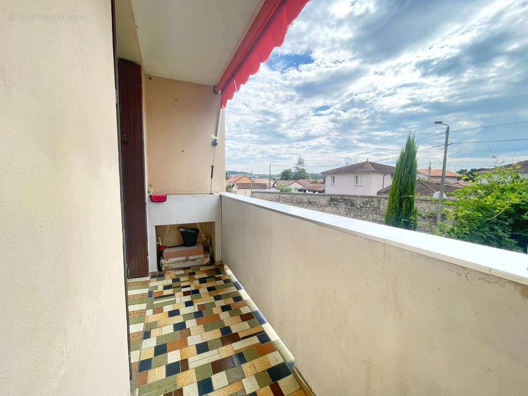 Appartement à SAINT-GENIS-LAVAL