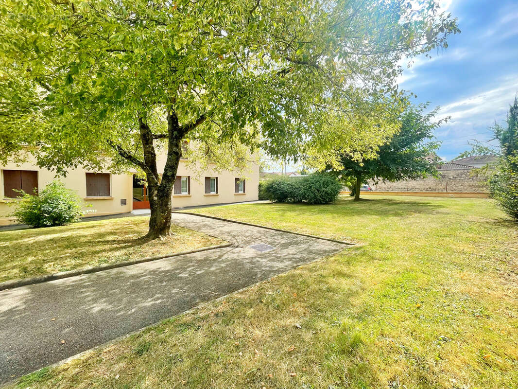 Appartement à SAINT-GENIS-LAVAL