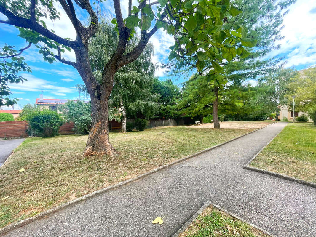 Appartement à SAINT-GENIS-LAVAL