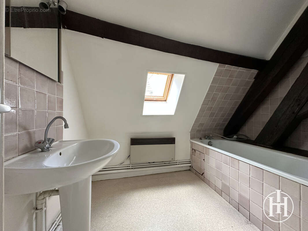 Appartement à SAINT-AMAND-MONTROND