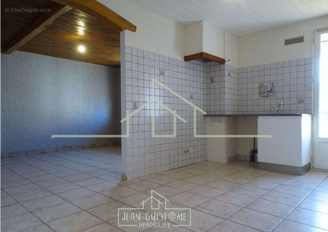 Appartement à JARMENIL