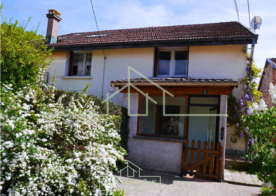 Appartement à JARMENIL