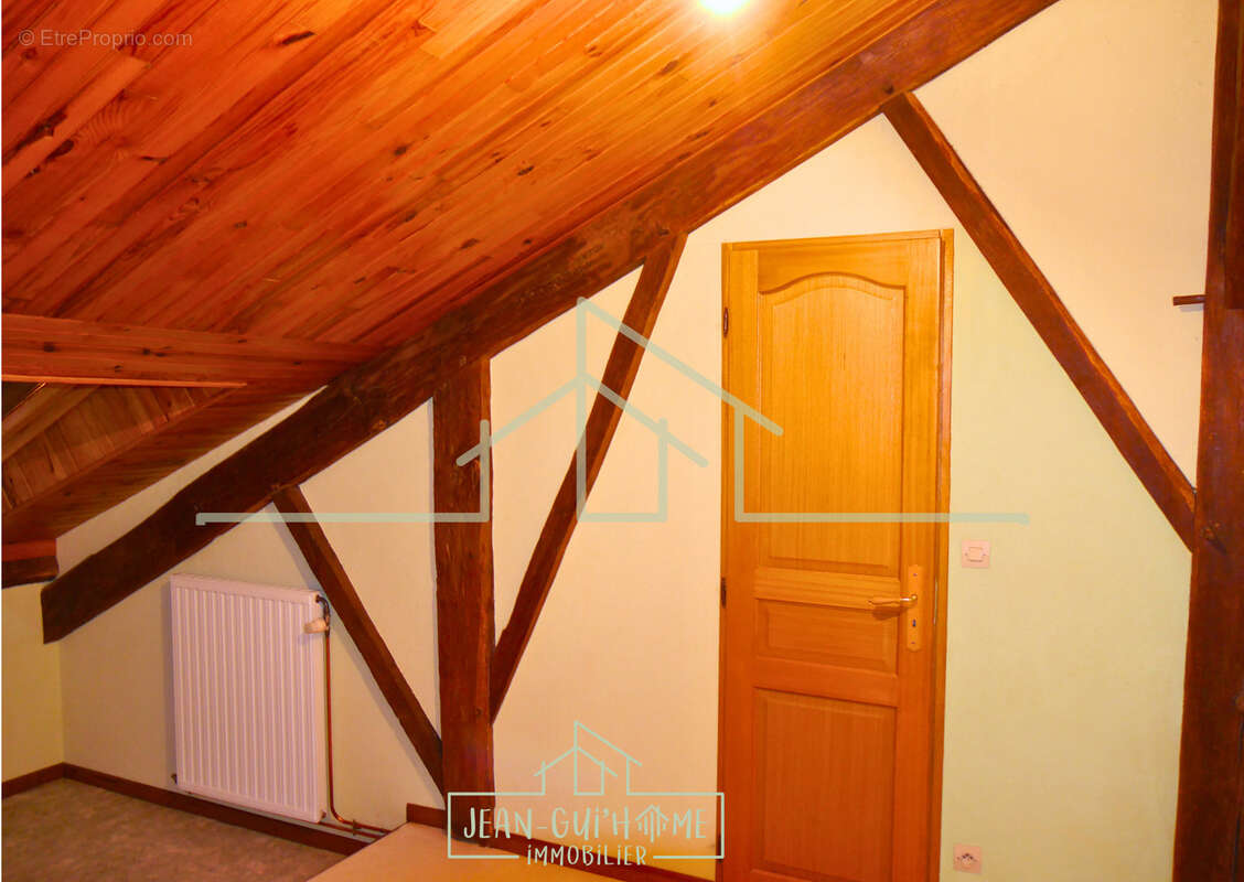 Appartement à JARMENIL