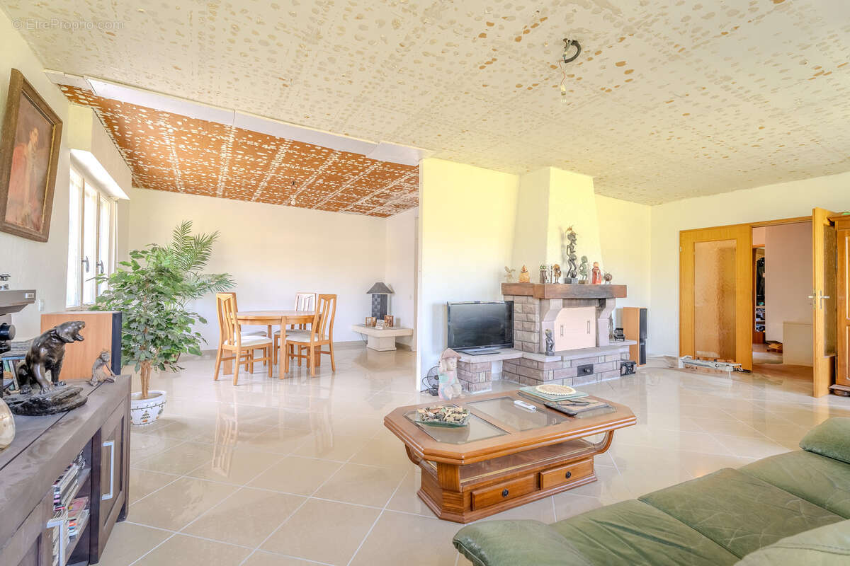 Maison à SCHAFFHOUSE-SUR-ZORN