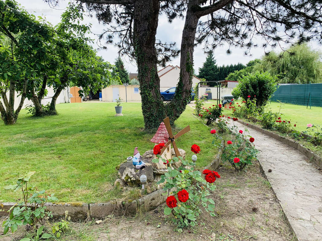 Maison à MONTACHER-VILLEGARDIN