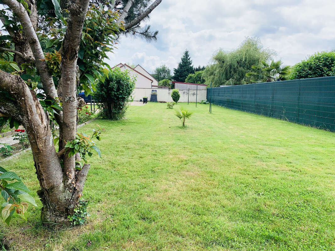 Maison à MONTACHER-VILLEGARDIN