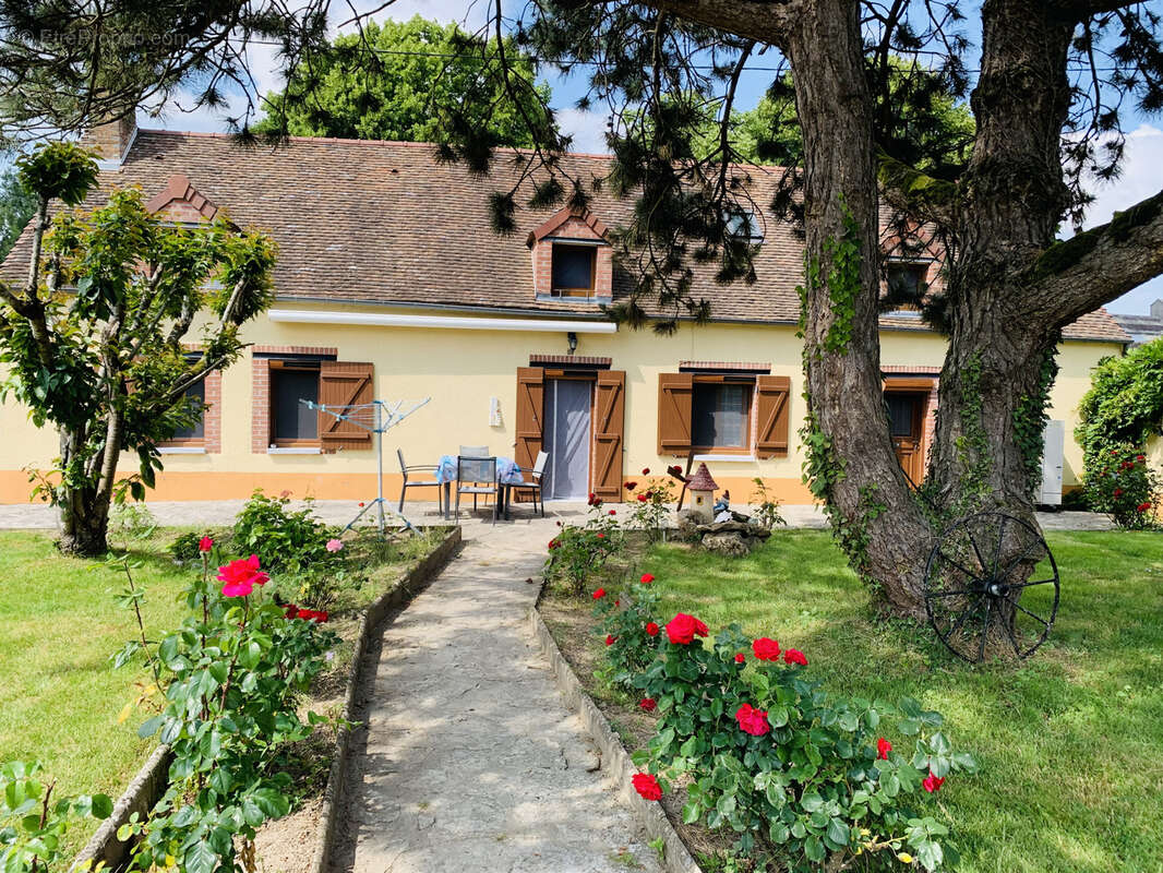 Maison à MONTACHER-VILLEGARDIN