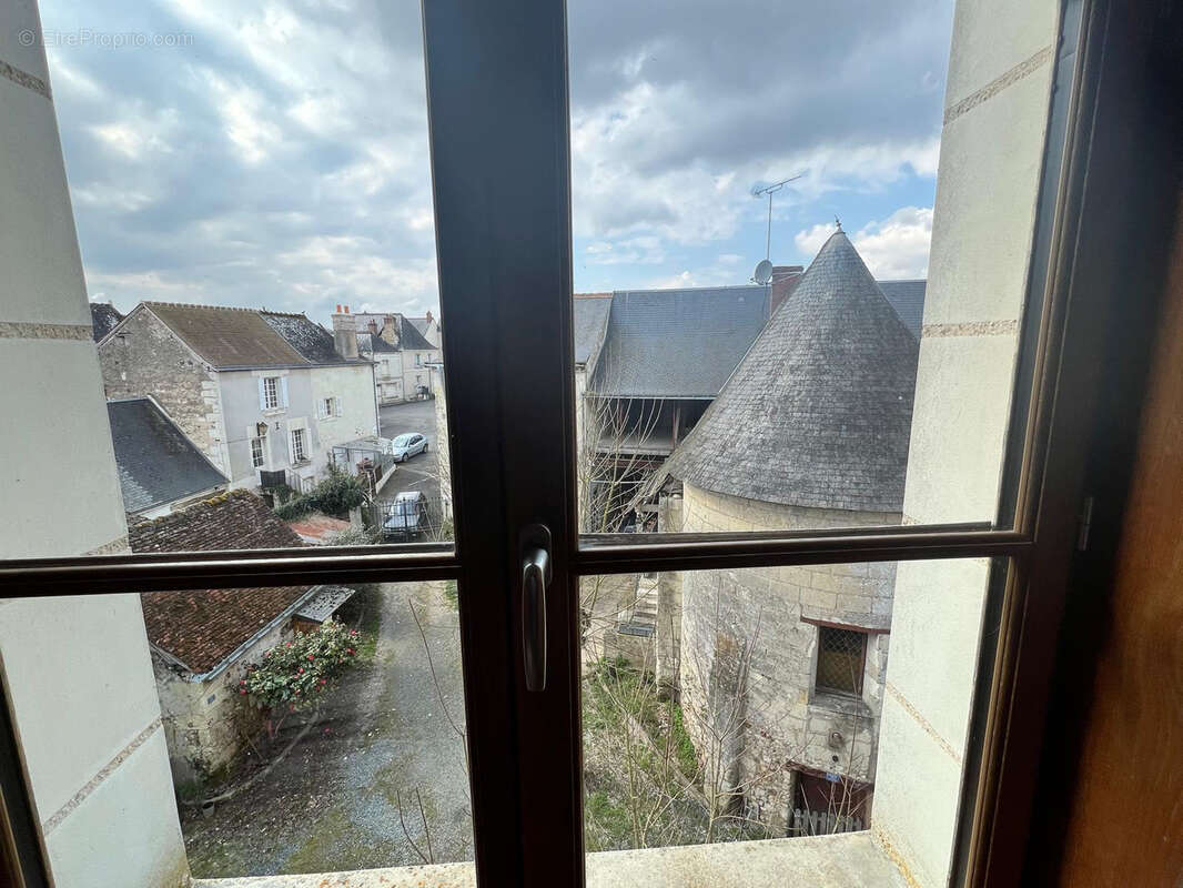 Maison à AZAY-SUR-CHER