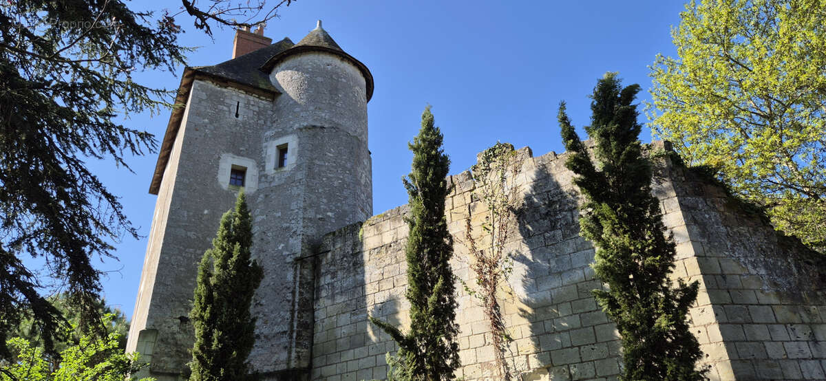 Maison à AZAY-SUR-CHER