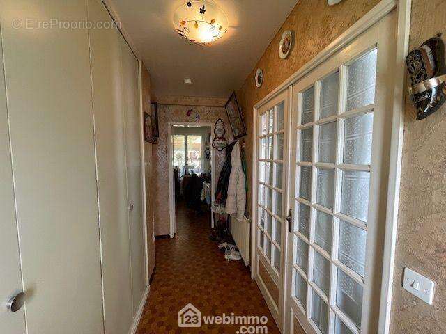 Maison à PONTOISE-LES-NOYON