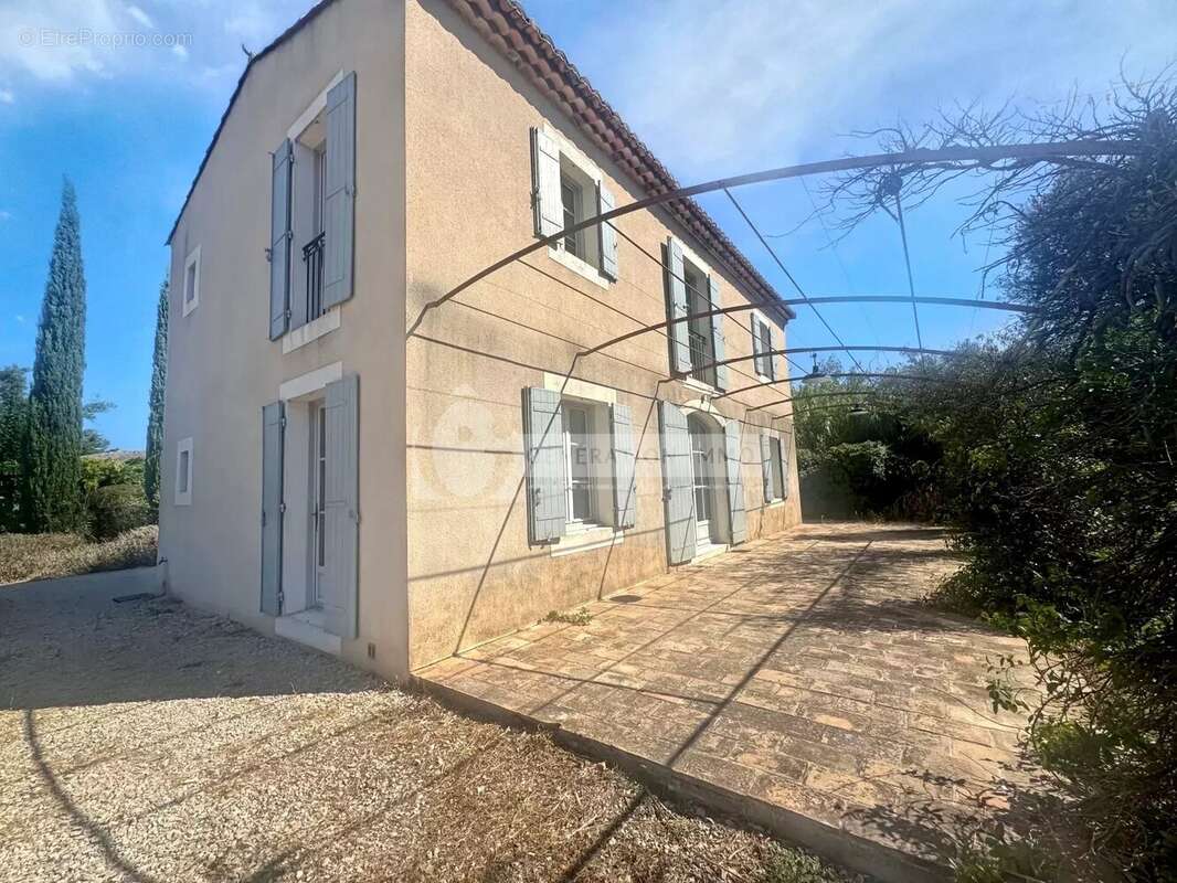 Maison à MAUSSANE-LES-ALPILLES