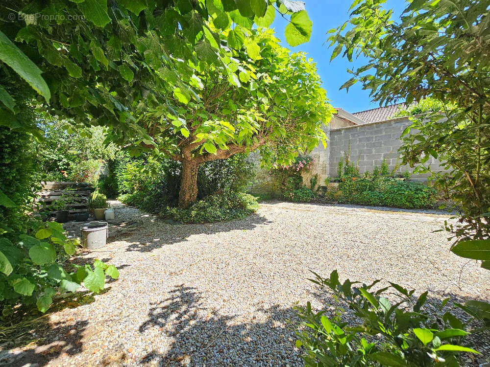 Maison à LA COURONNE