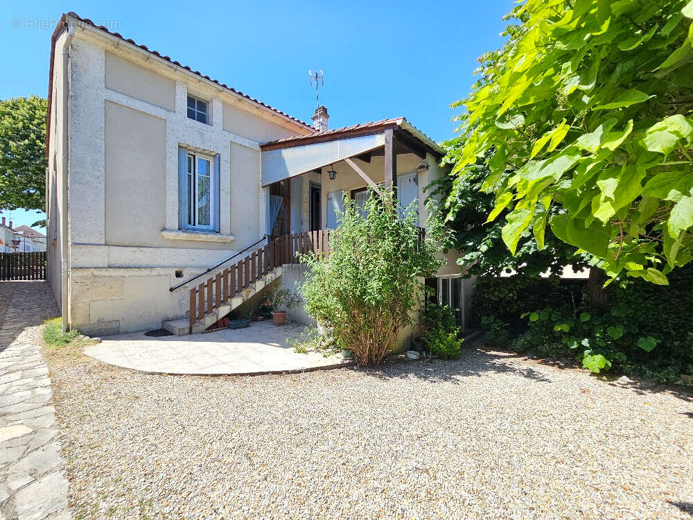 Maison à LA COURONNE