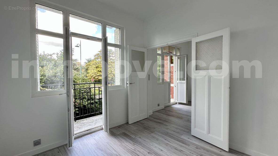 AD0F1FCF-E660-4F71-97E1-3D60D59740E2_1_105_c - Appartement à CHARENTON-LE-PONT