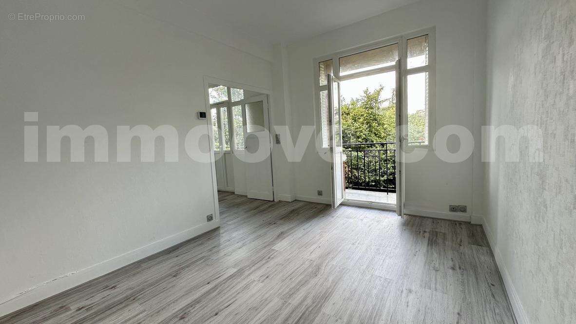 AED3F1EB-A45B-4FD1-ADF5-E058ABD45ACC_1_105_c - Appartement à CHARENTON-LE-PONT