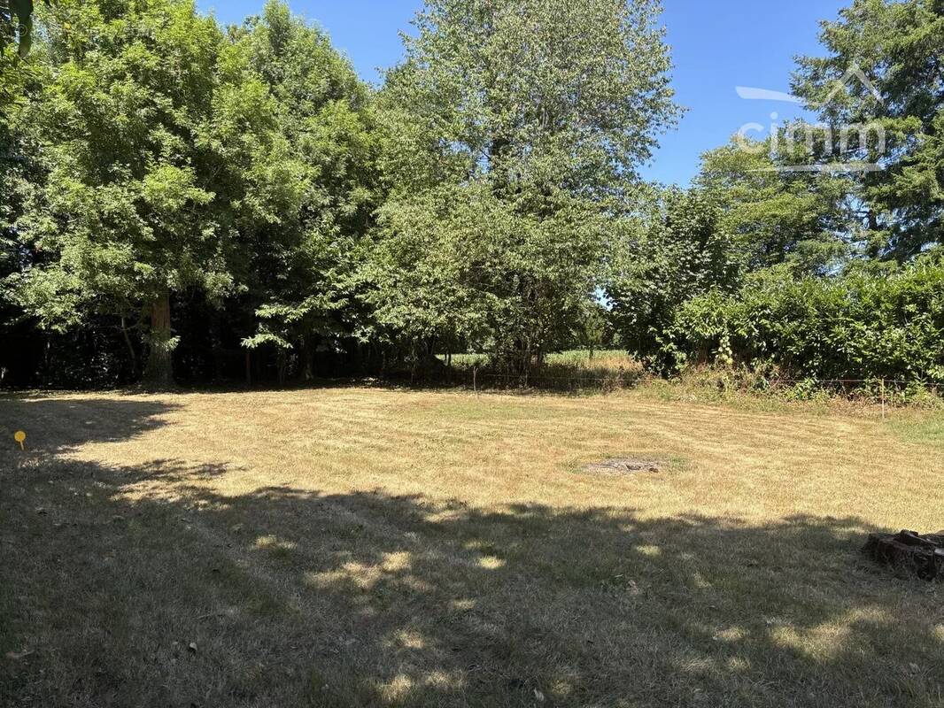 Terrain à LES BRULAIS