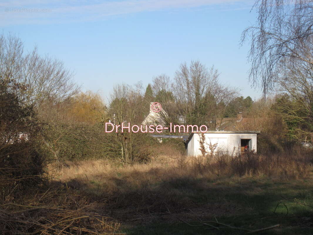 Terrain à MERIGNIES