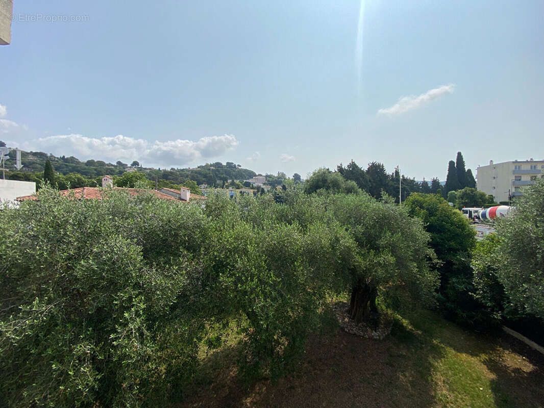 Appartement à MOUGINS