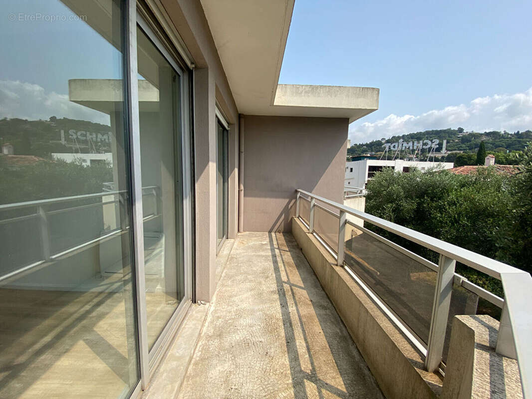 Appartement à MOUGINS