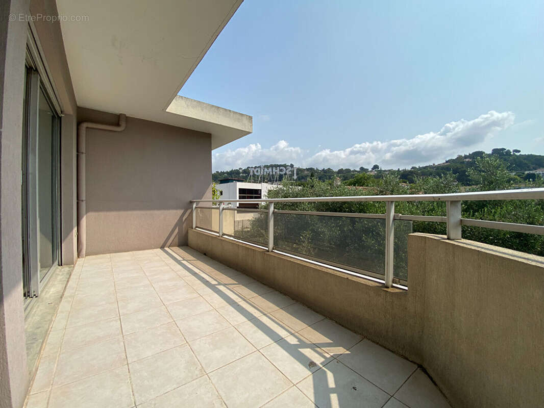 Appartement à MOUGINS