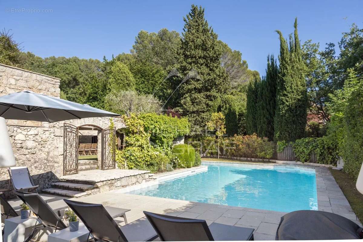 Maison à MOUANS-SARTOUX