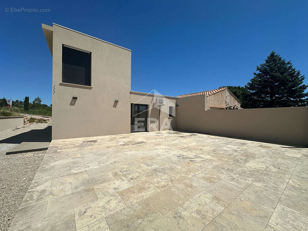 Autre à SAINT-MAXIMIN-LA-SAINTE-BAUME