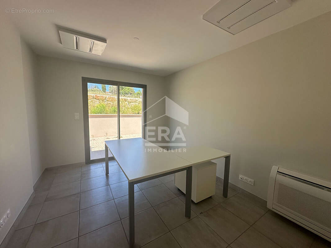 Autre à SAINT-MAXIMIN-LA-SAINTE-BAUME