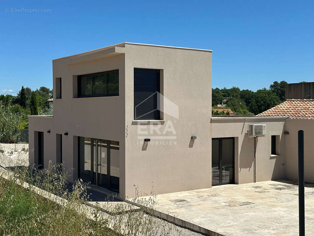 Autre à SAINT-MAXIMIN-LA-SAINTE-BAUME