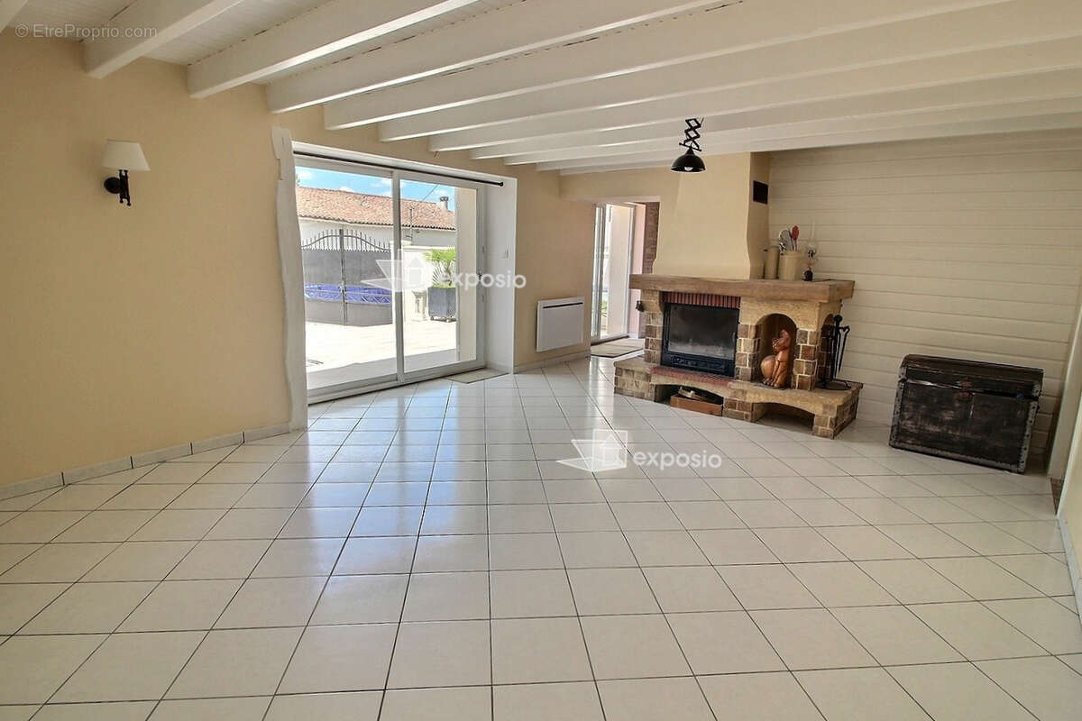 Maison à SAINT-MARTIN-DE-BERNEGOUE