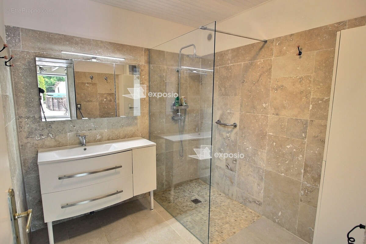 Maison à SAINT-MARTIN-DE-BERNEGOUE