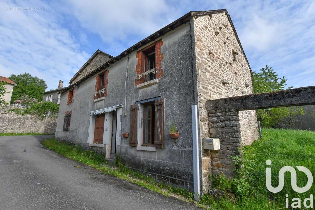 Photo 5 - Maison à BERSAC-SUR-RIVALIER