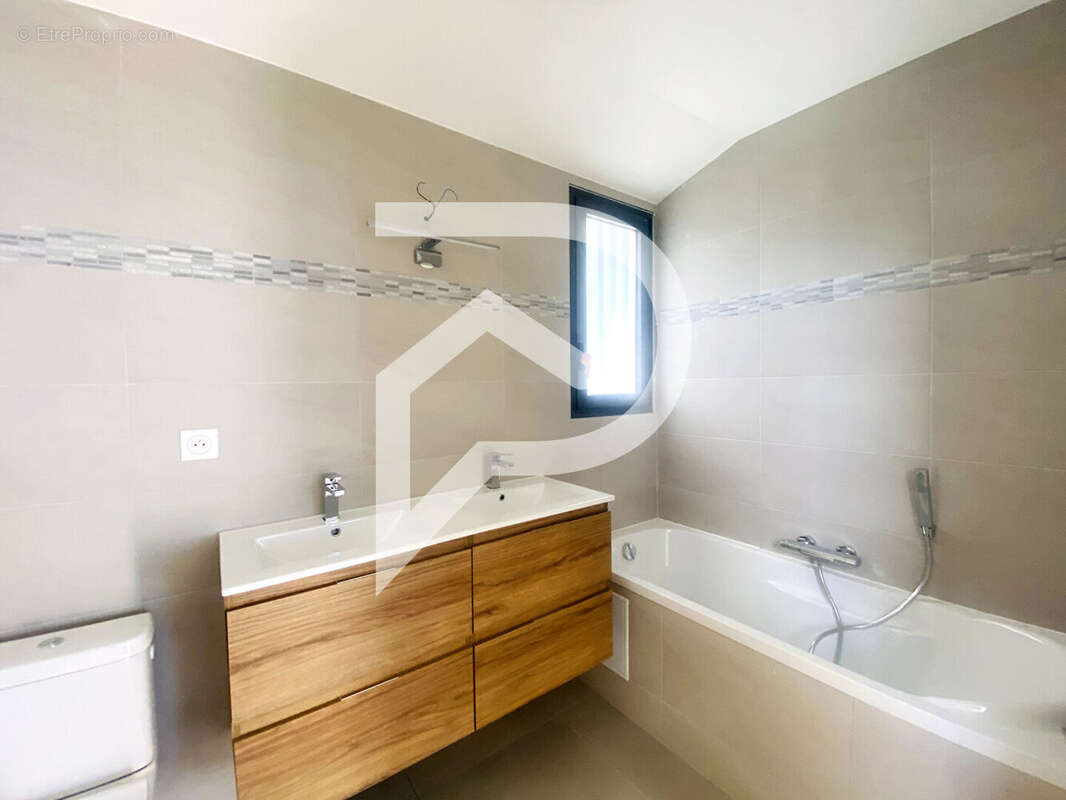 Maison à PETITE-ILE