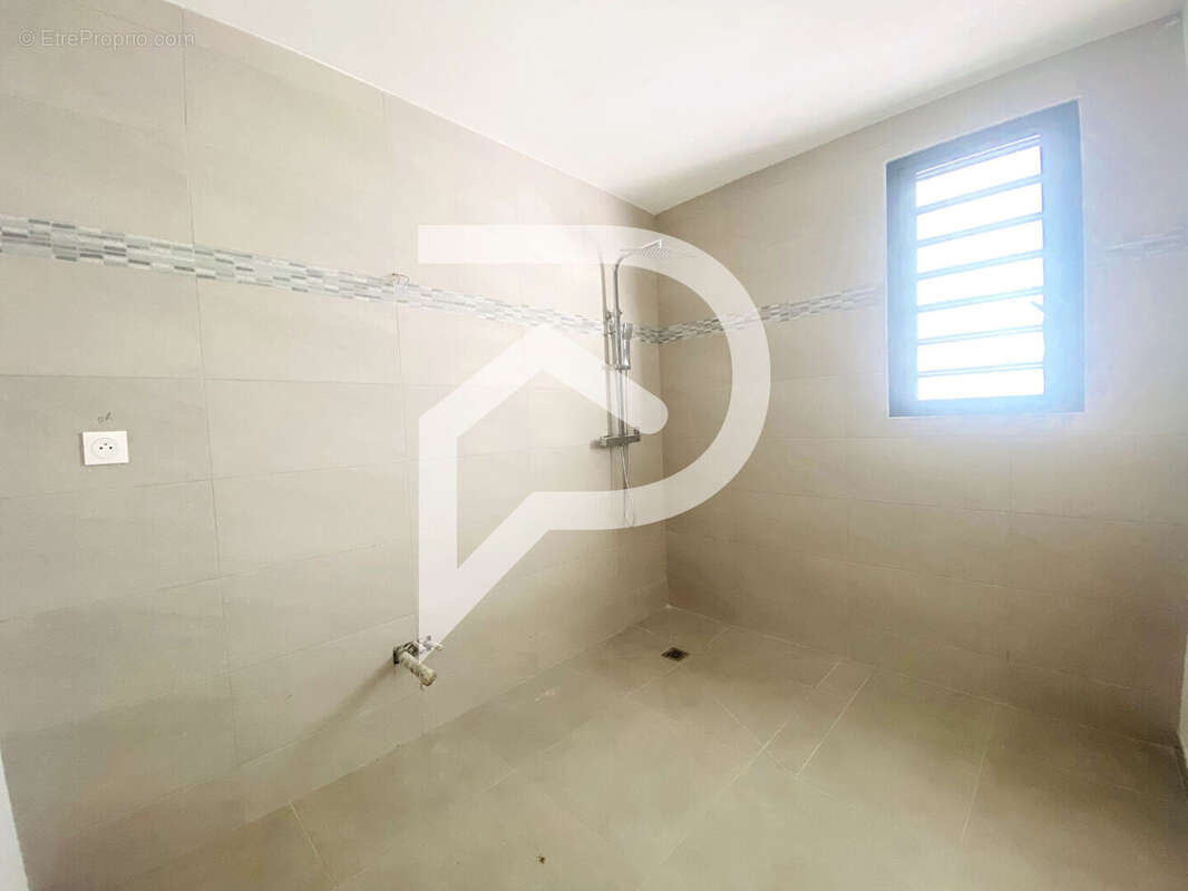 Maison à PETITE-ILE