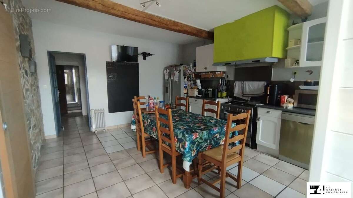 Maison à MONTBRUN-BOCAGE