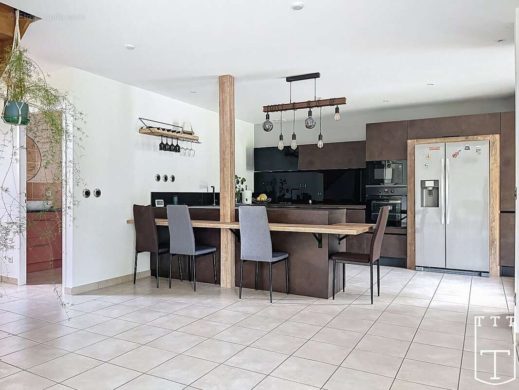 Maison à VALLON-PONT-D&#039;ARC