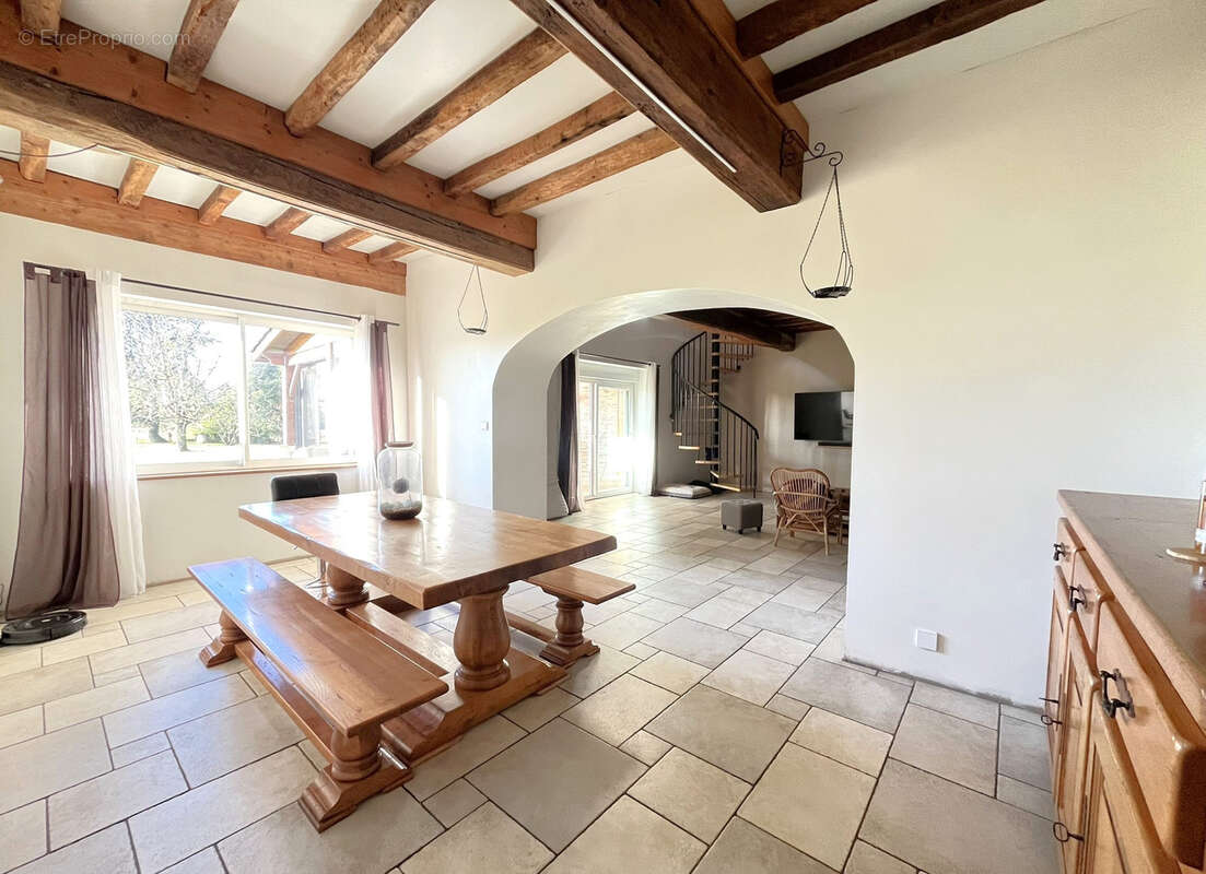 Maison à SAINT-DIDIER-SUR-CHALARONNE