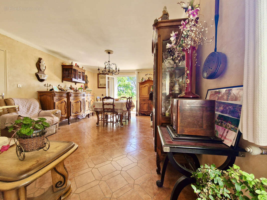 Maison à CHATEAUNEUF-DE-GADAGNE